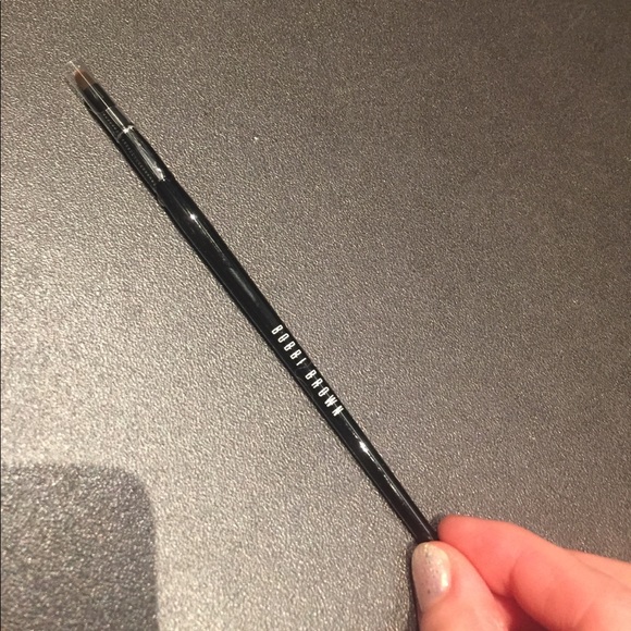 Bobby Brown Ultra Fine Eye liner Brush - Picture 1 of 2